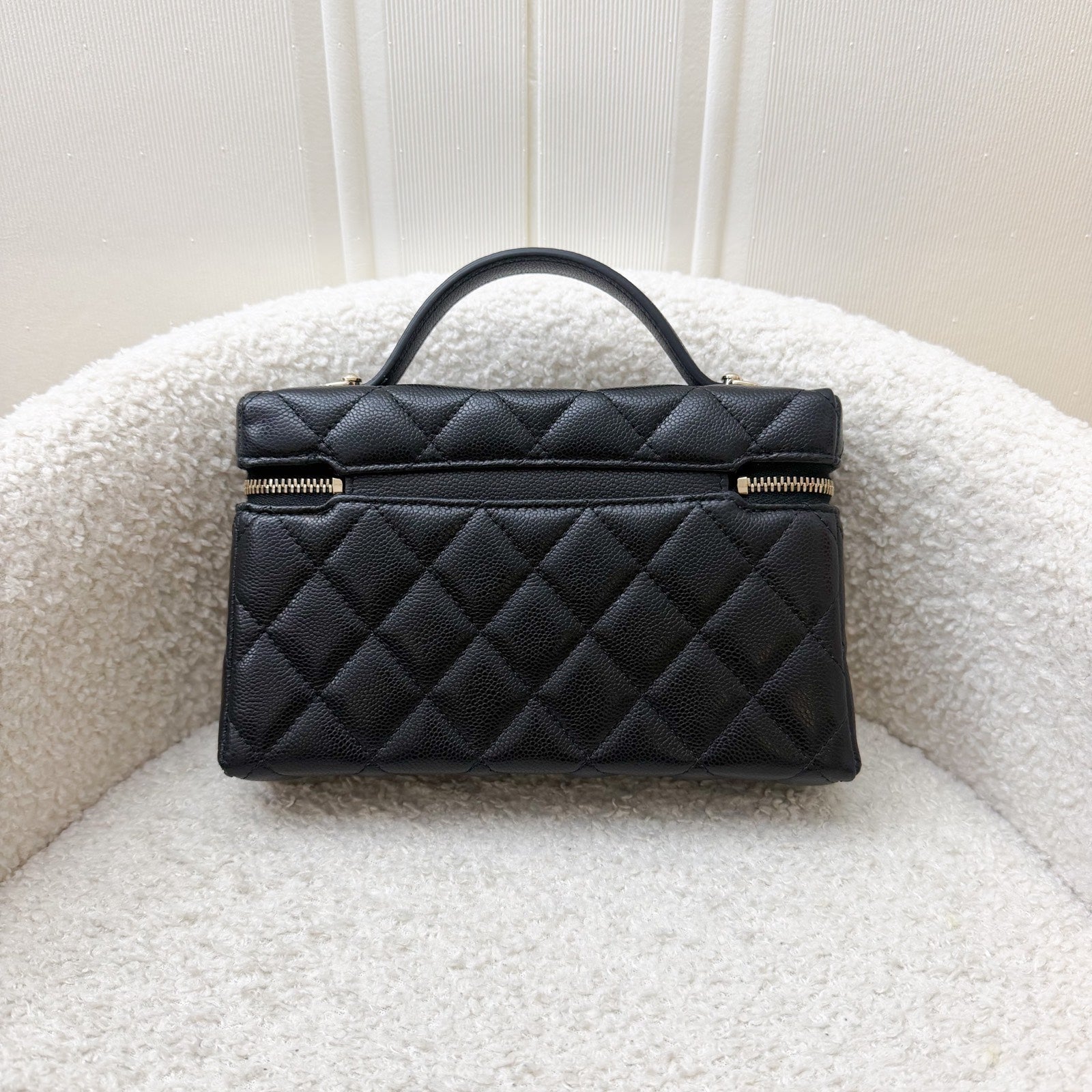 Chanel [local Set Oct 2025] 25K Vanity / Clutch with Chain (lp Style Bag) in Black Caviar and Lghw ( )