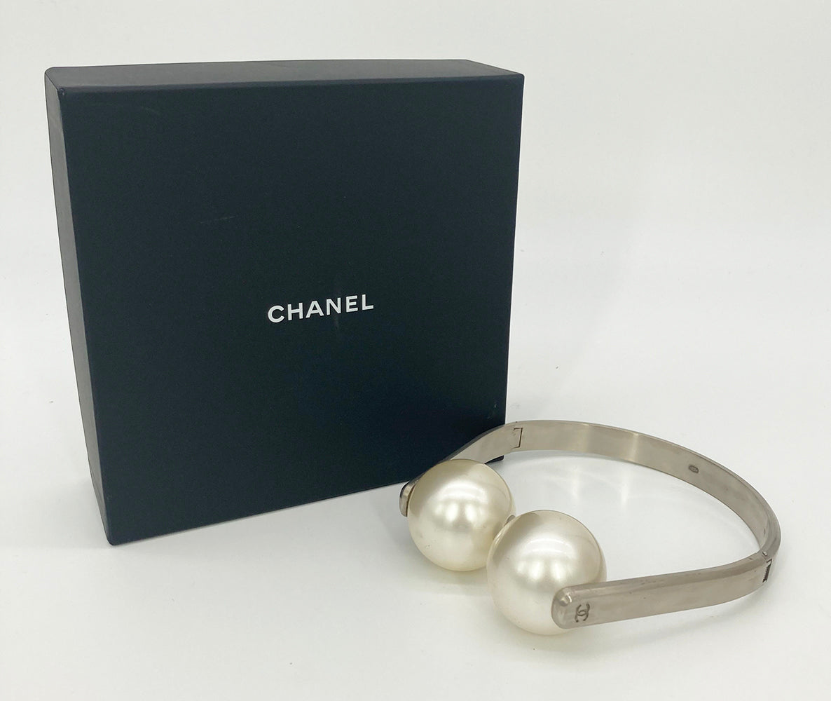 Chanel Rare Pearl Ball Choker with Box Jewelry