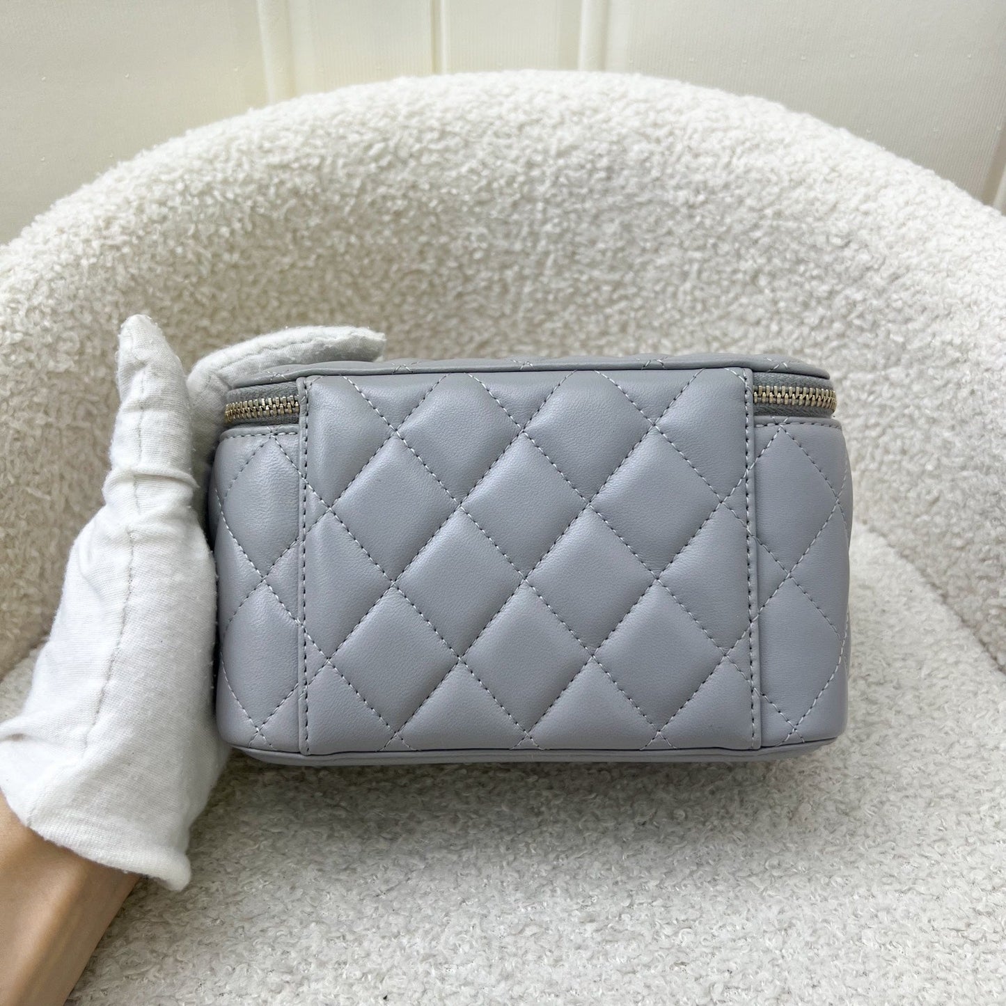 Chanel Pearl Crush Small Vanity In 21B Grey Lambskin And Aghw ( ) Bag