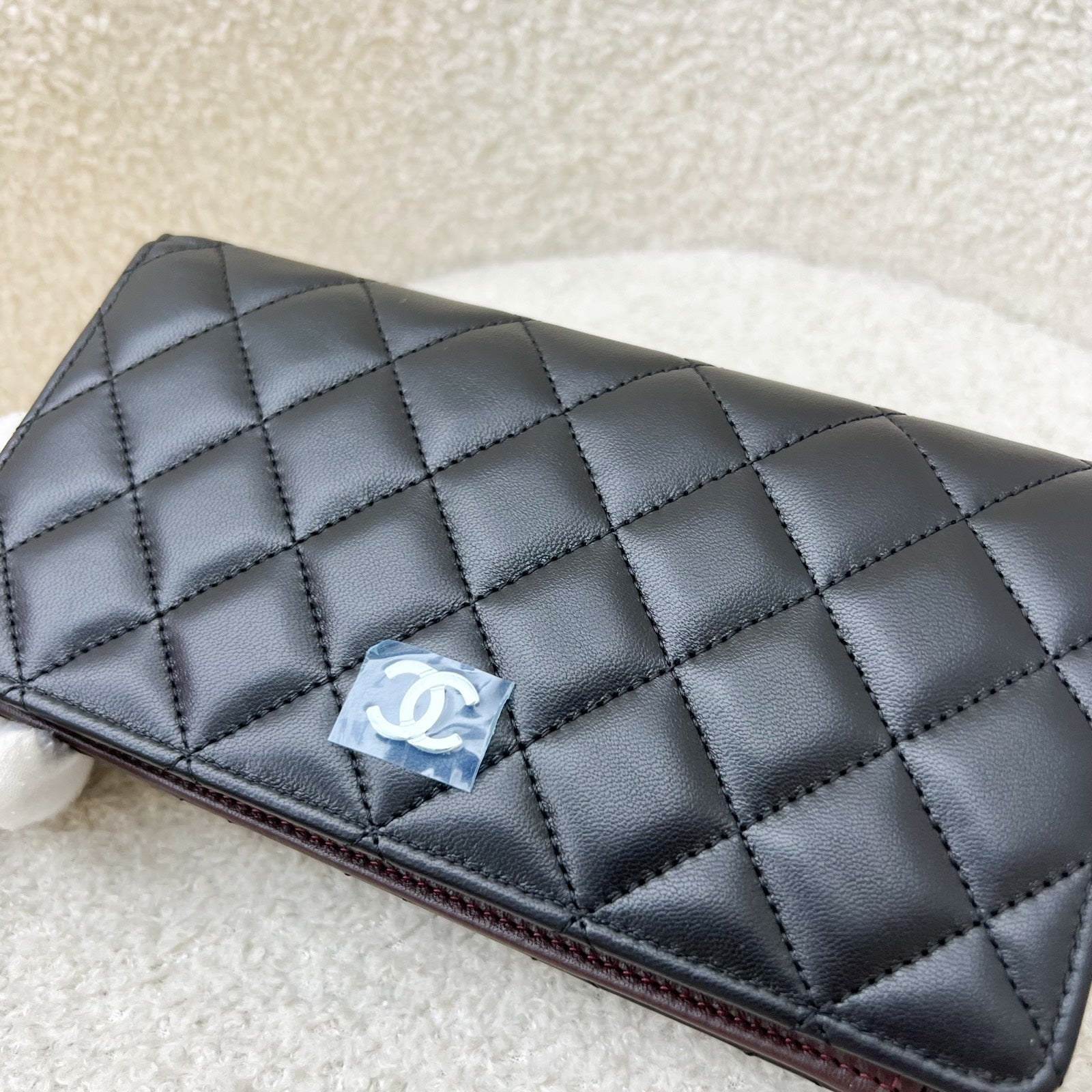 Chanel Yen Bifold Long Wallet in Black Lambskin and Shw Handbag