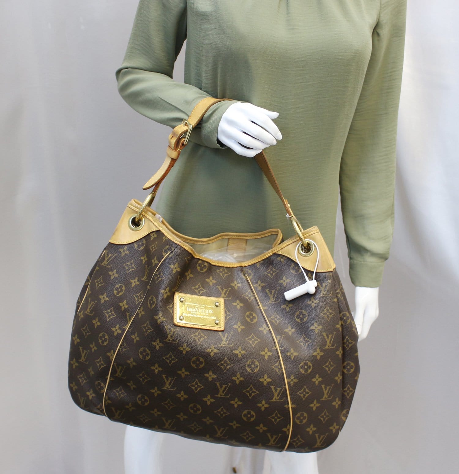 Louis Galliera Gm Shoulder Bag Canvas Monogram