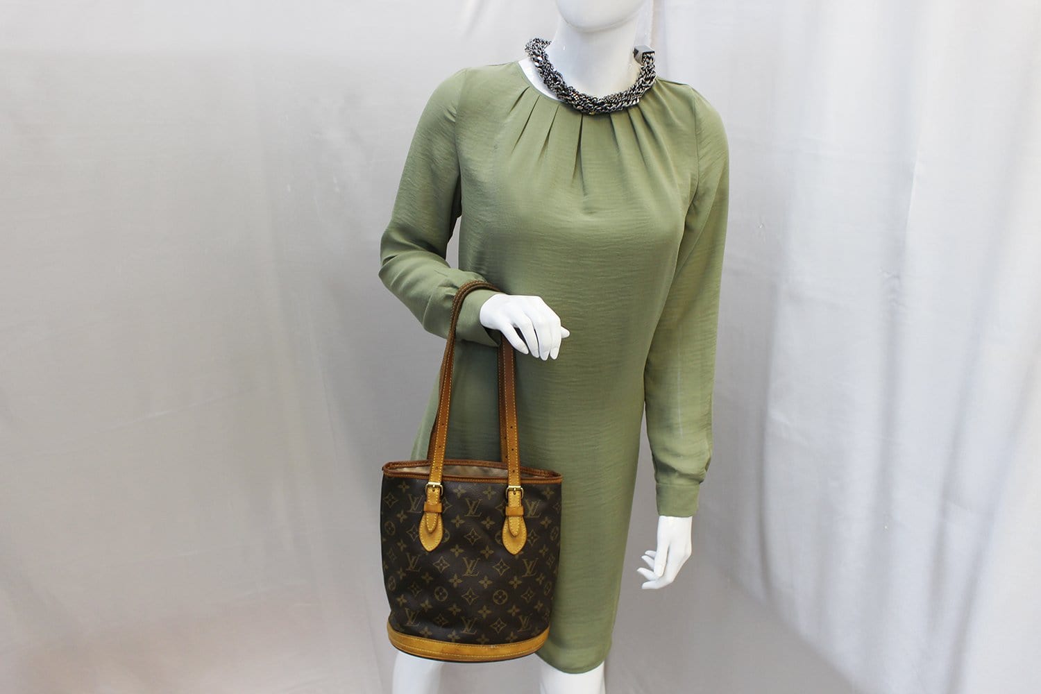Louis Petit Shoulder Bag Canvas Monogram