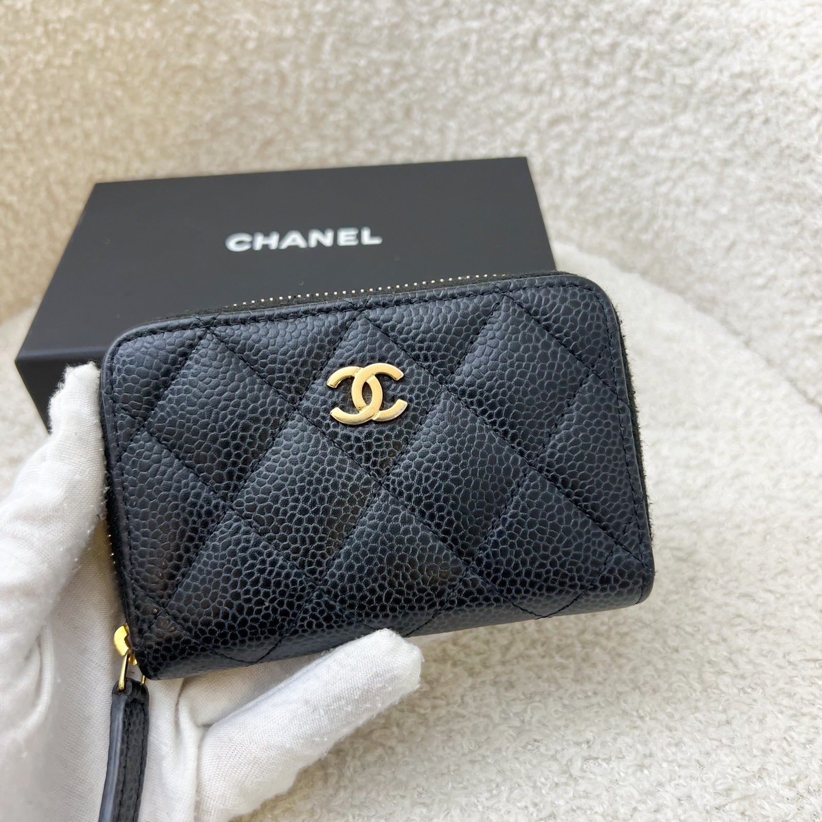 Chanel Classic Zippy Card Holder in Black Caviar and Ghw Handbag