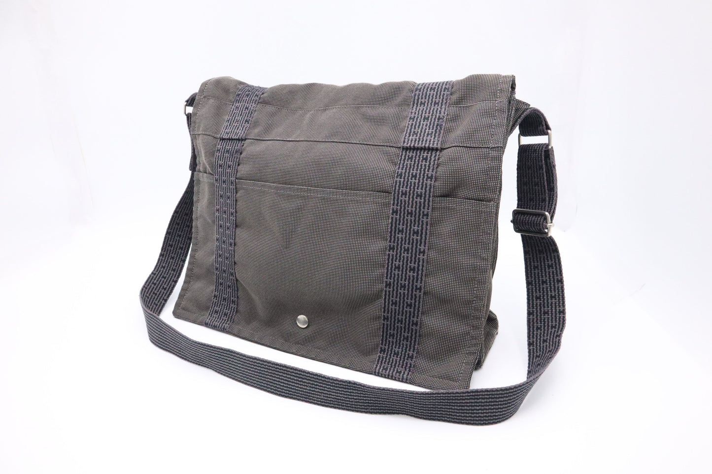 Hermes Herline Bassas Shoulder Bag In Grey Canvas