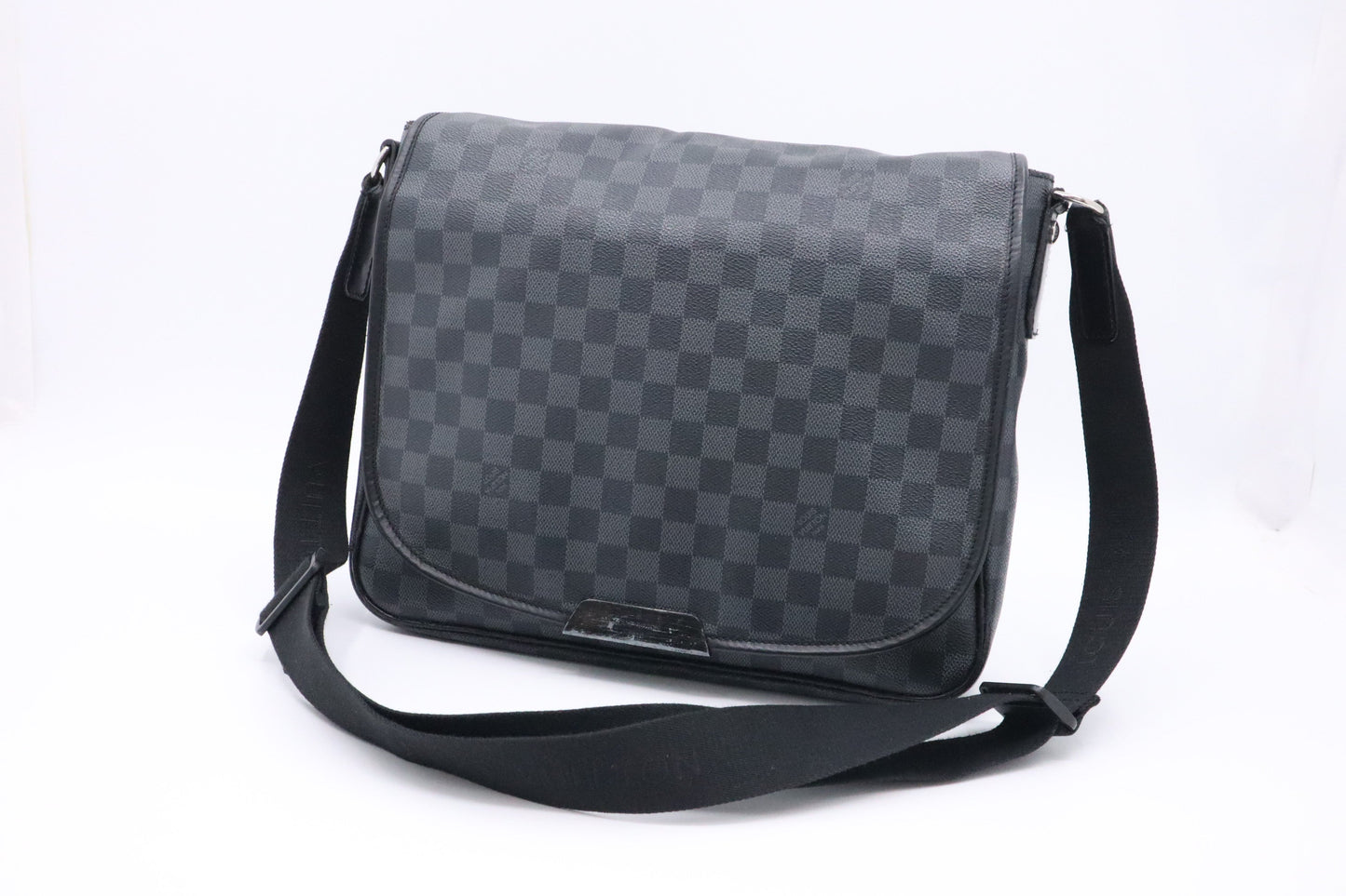 Louis Vuitton Daniel GM Graphite Damier Canvas Handbag