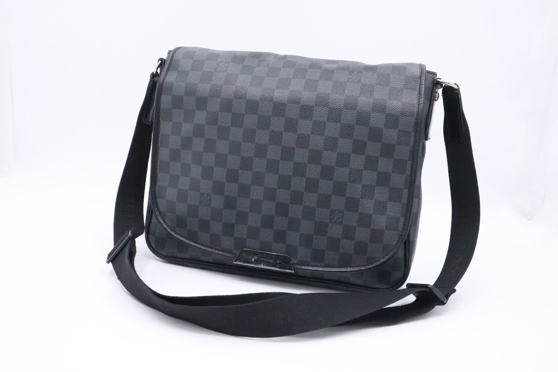 Louis Vuitton Daniel GM Graphite Damier Canvas Handbag