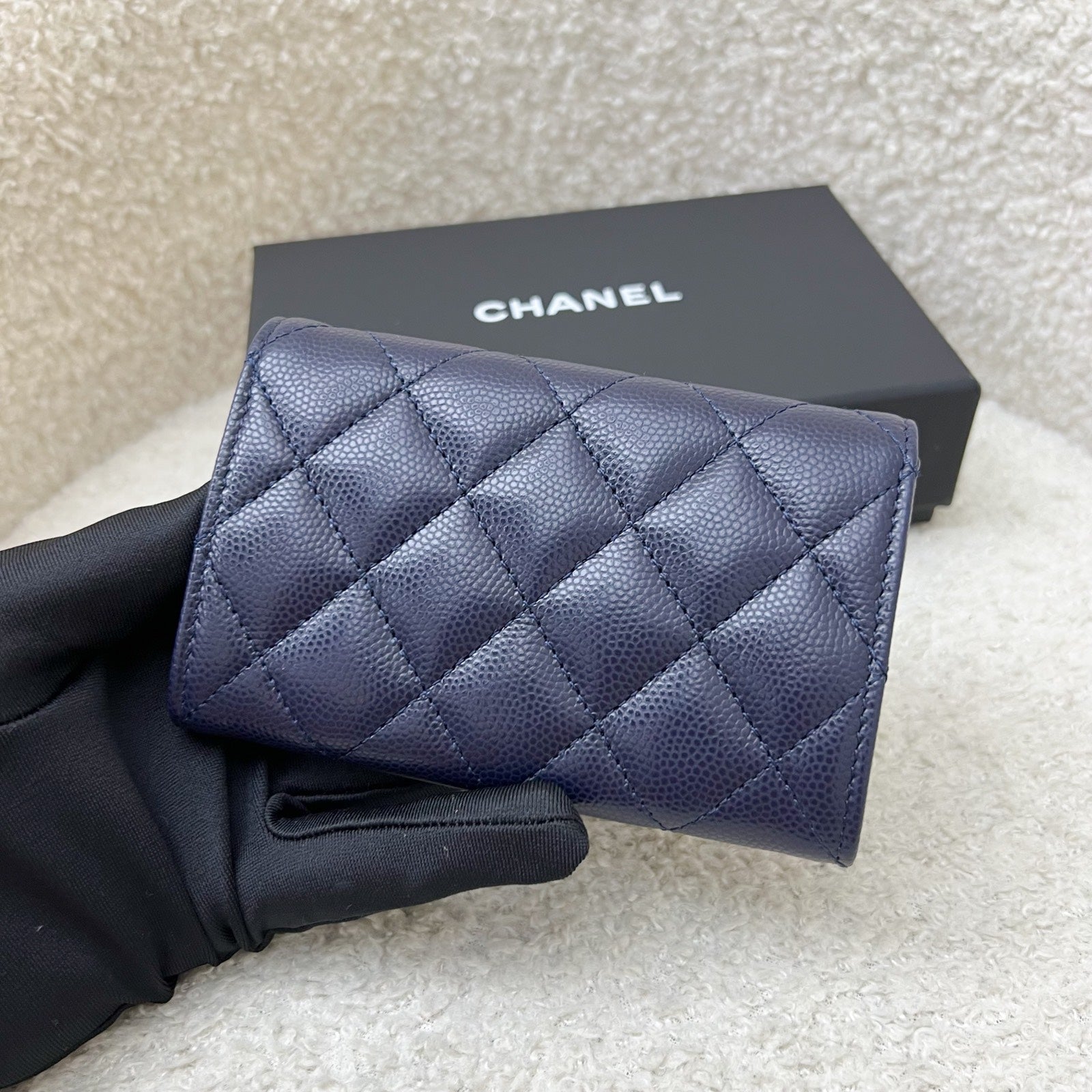 Chanel Seasonal Snap Card Holder in Navy Caviar and Lghw Handbag