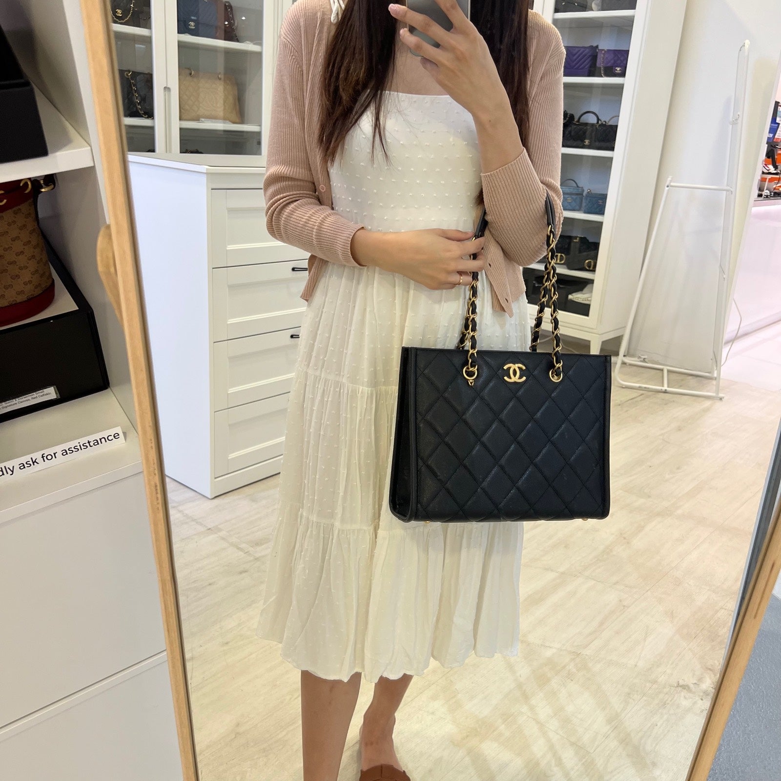 Chanel 24A "2 in 1" Small Tote in Black Caviar and Aghw ( )