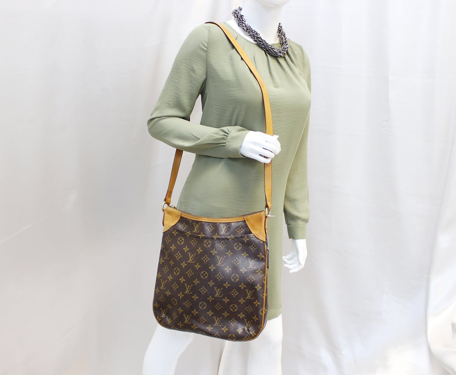 Louis Odeon Mm Crossbody Bag Canvas Monogram Bag E4530