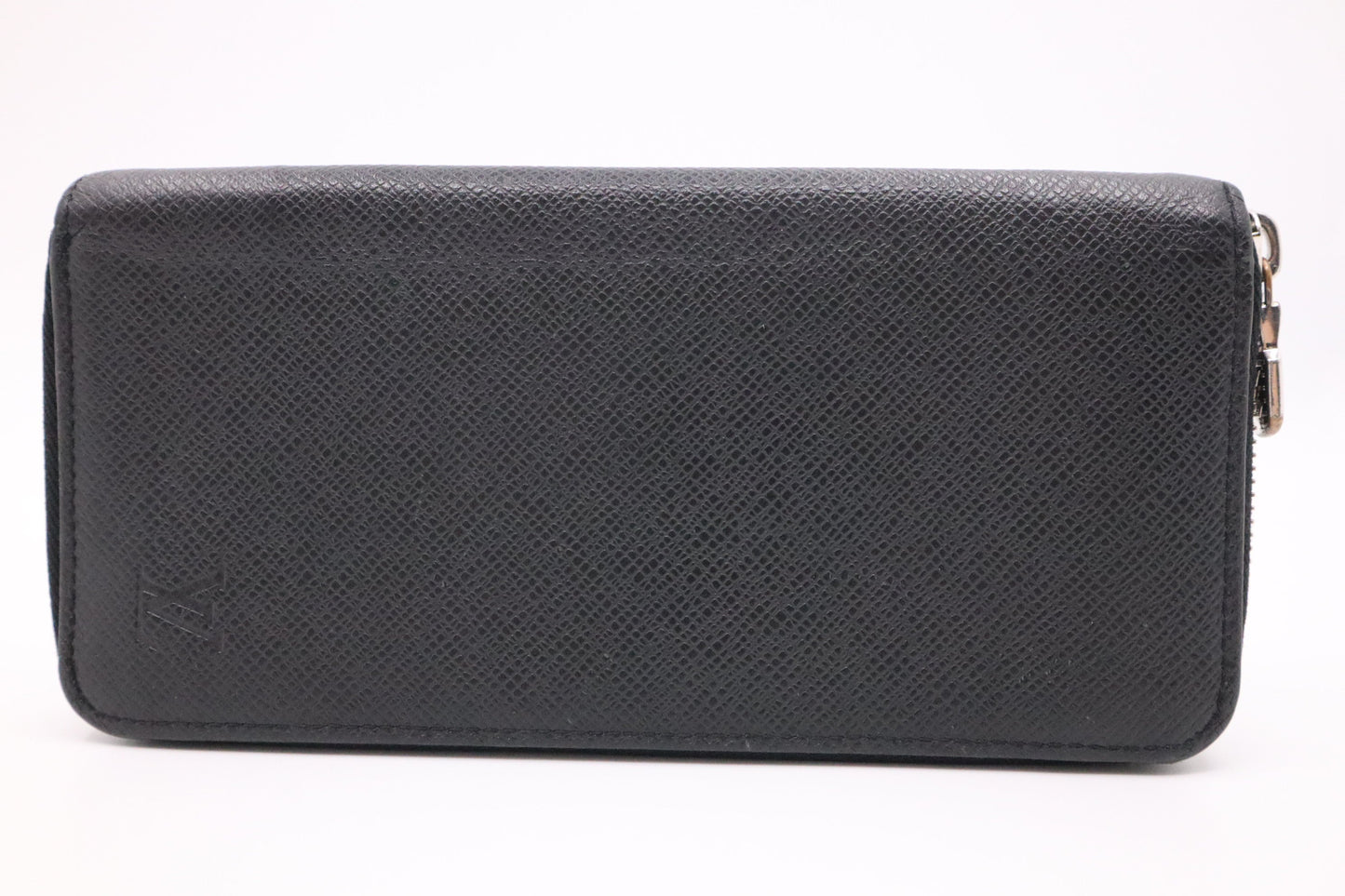 Louis Vuitton Vertical Zippy Taiga Black Leather Handbag