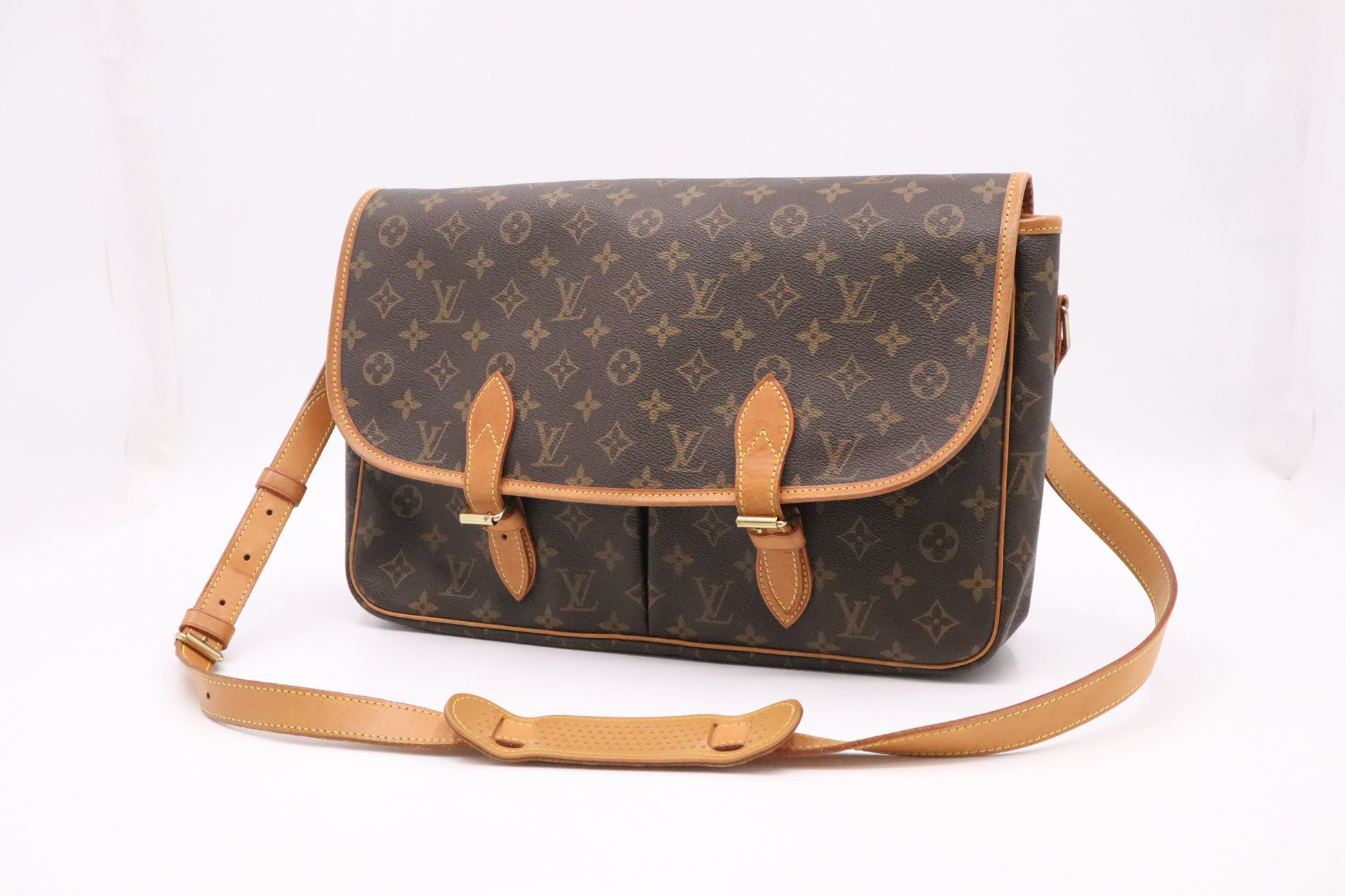 Louis Vuitton Gibeciere GM Monogram Canvas Handbag