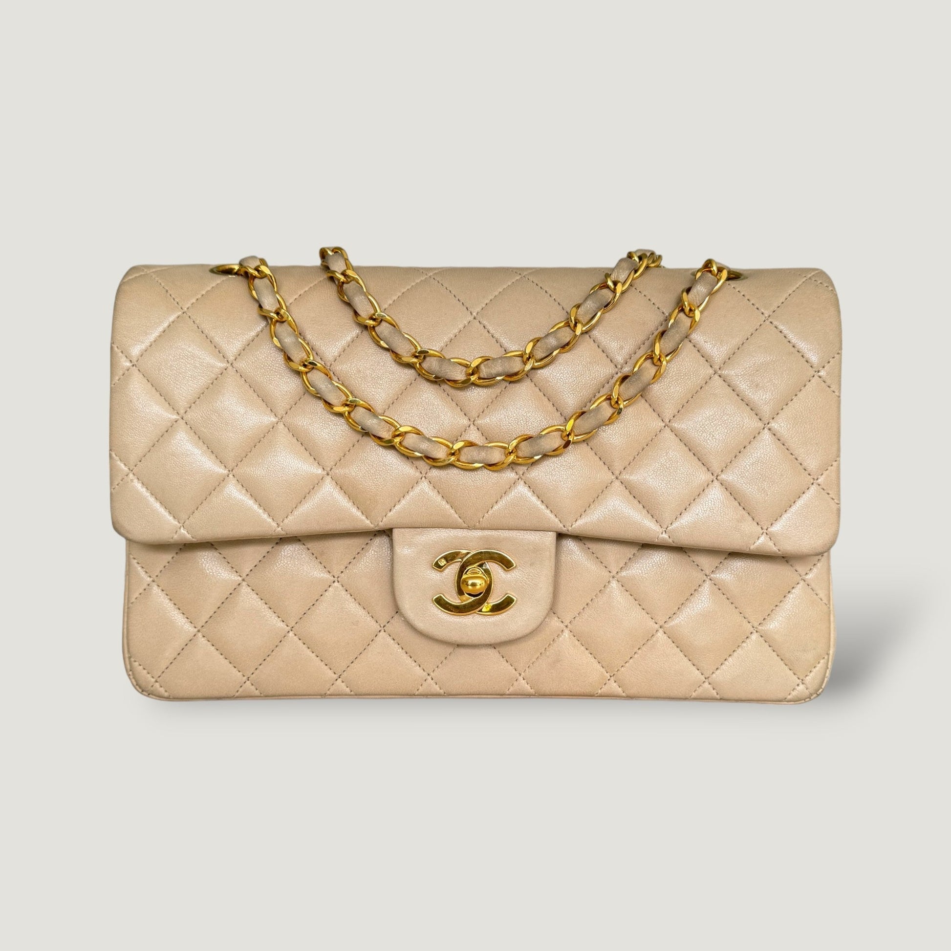 CHANEL CLASSIC MEDIUM BAG