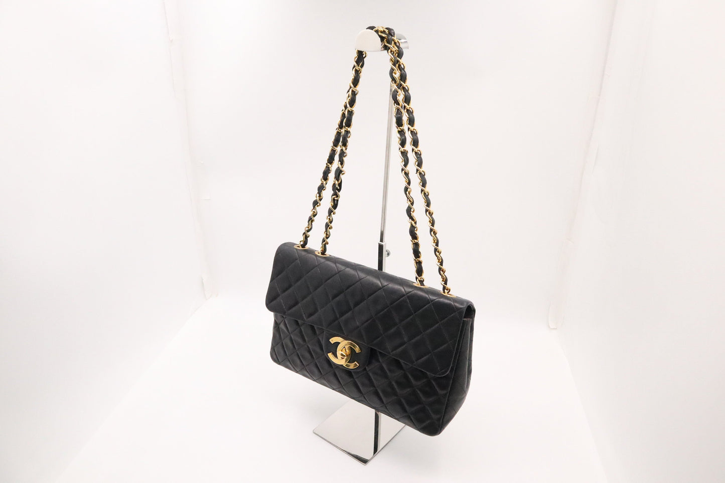 Chanel Maxi Flap MatelassÃ© Black Leather Handbag