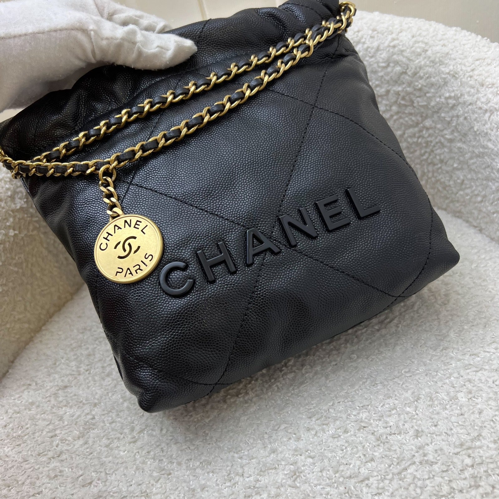 Chanel 22 Mini Hobo Handbag in Black Shiny Caviar and Aghw