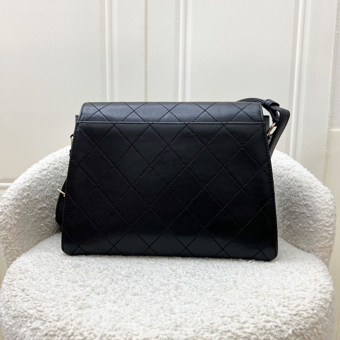 Chanel   2.55 Reissue Trapezoid in Black Lambskin and GHW