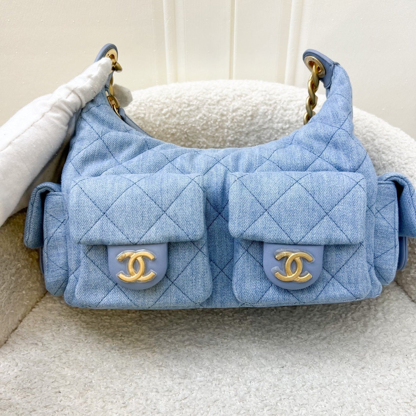 Chanel 25C Large Hobo Bag In Light Blue Washed Denim Fabric And Aghw (model: AS5339)