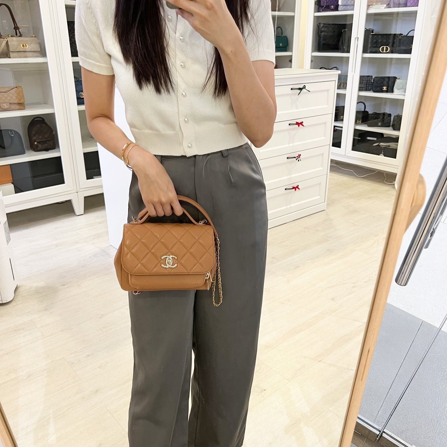 Chanel Small Business Affinity Flap in 21P Caramel Caviar and Lghw ( ) Handbag