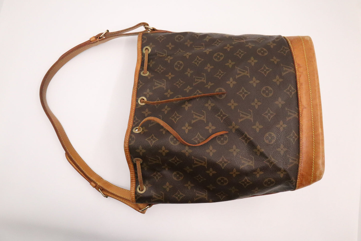 Louis Vuitton Noe Monogram Canvas Handbag Canvas 1
