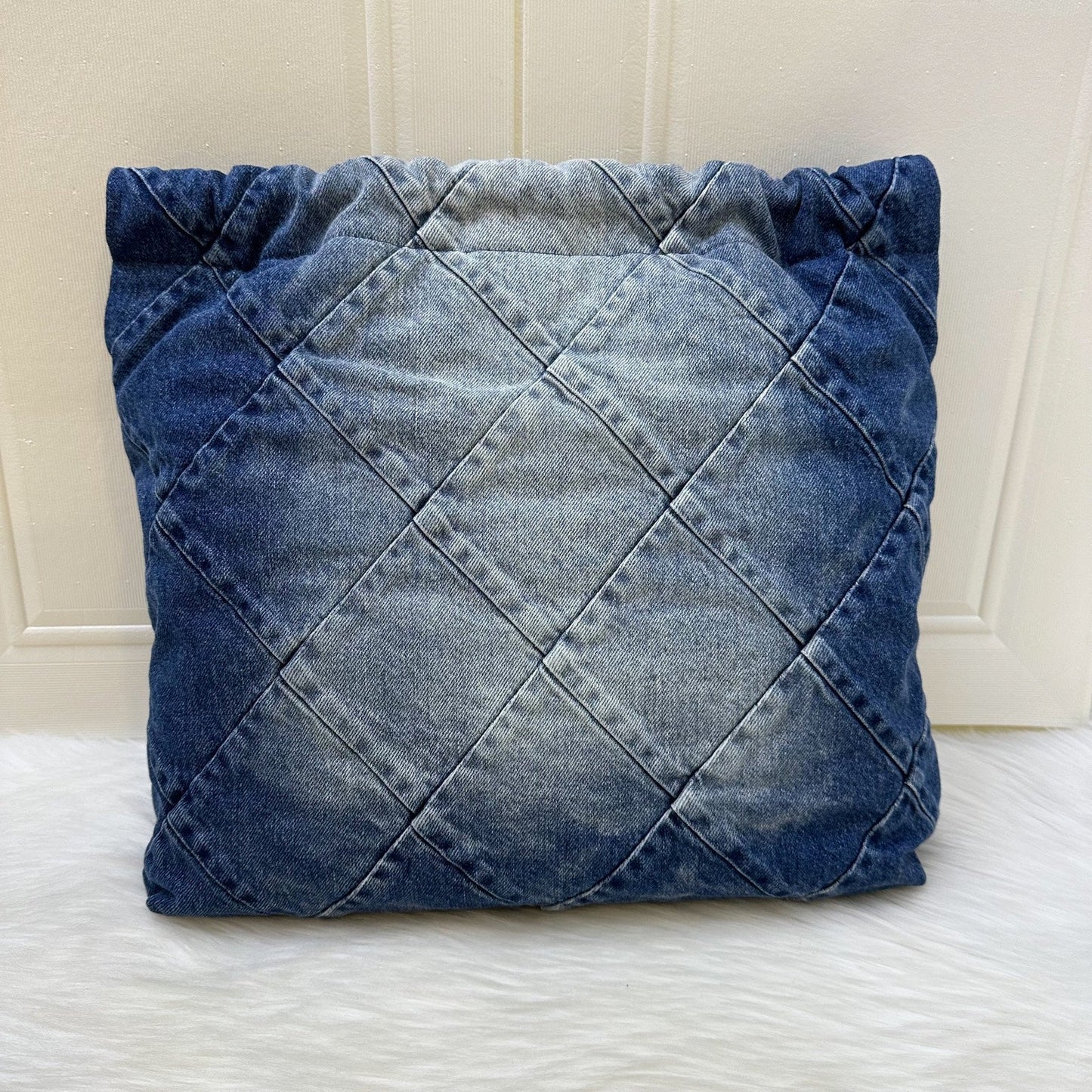 Chanel 22 Medium Hobo Bag in 23S Denim Fabric and Shw ( )