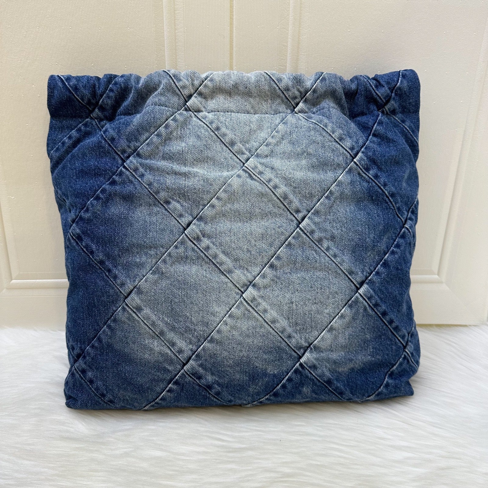 Chanel 22 Medium Hobo Bag in 23S Denim Fabric and Shw ( )