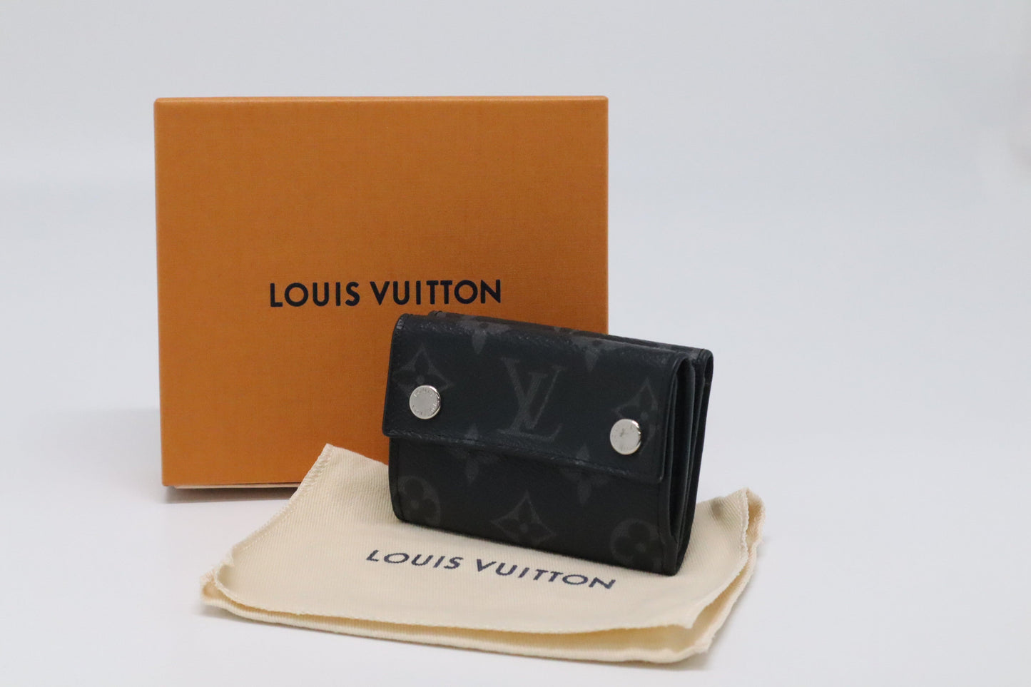Louis Vuitton Discovery Compact Eclipse Monogram Black Wallet Case