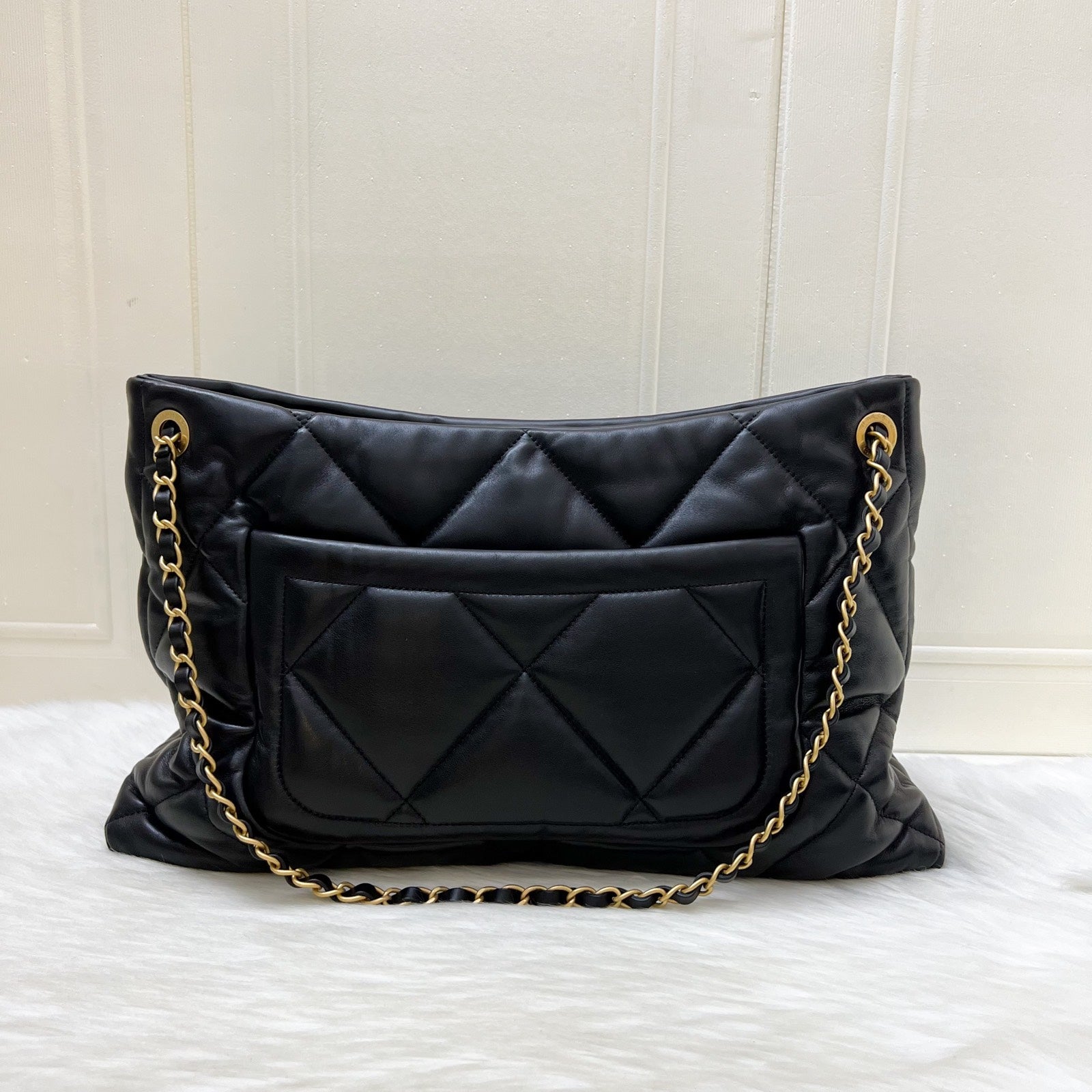 Chanel [Brand New - Oct ] 25K Shoulder Shopping Bag In Black Lambskin And Aghw