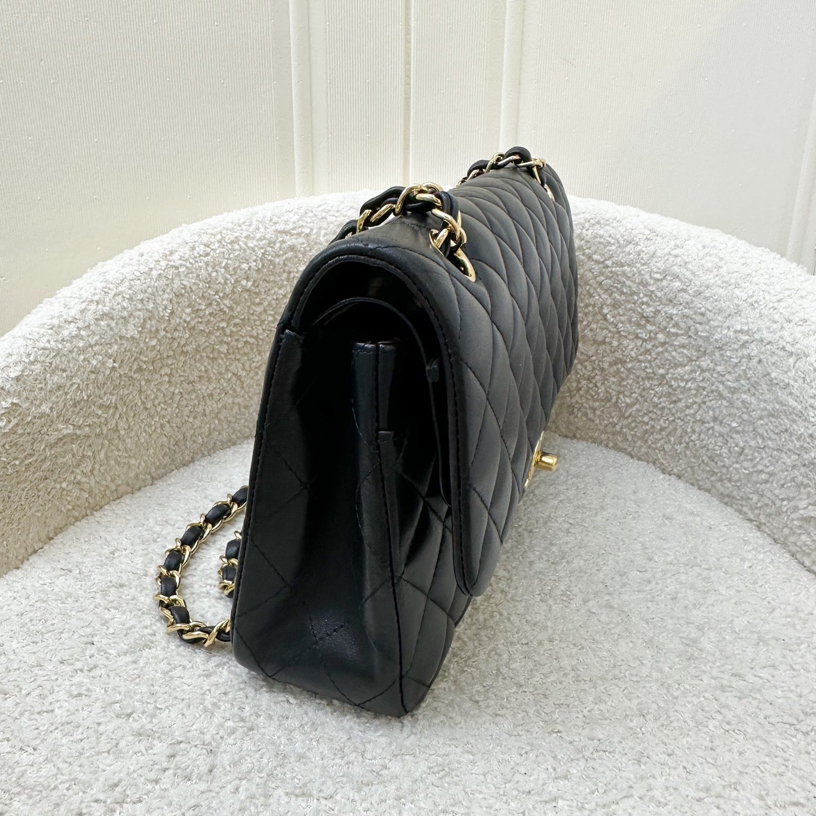 Chanel Medium Classic Flap Cf In Black Lambskin And Ghw Bag