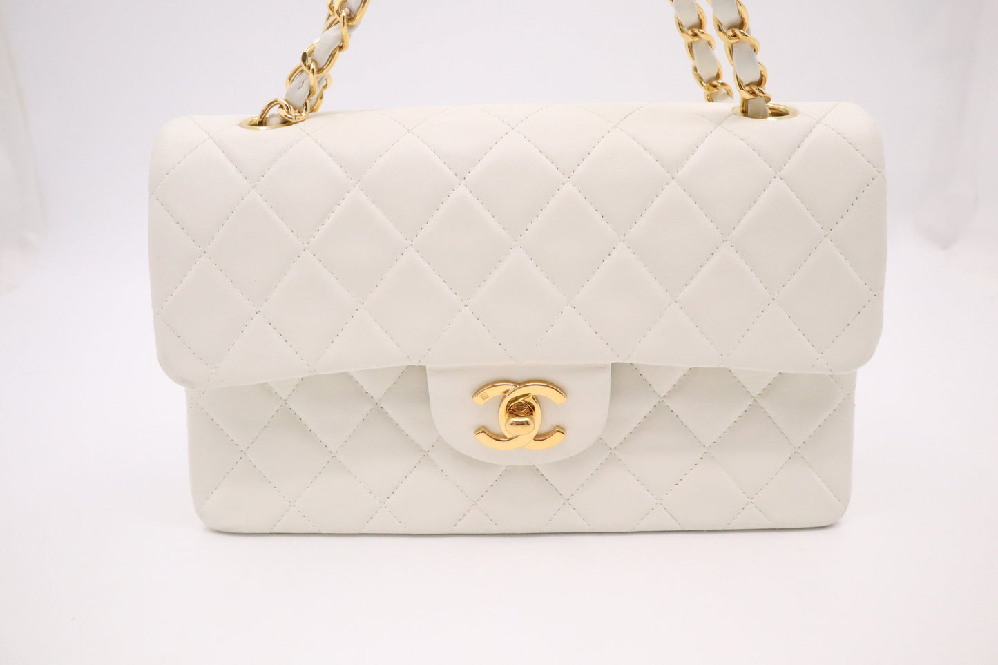 Chanel Double Flap MattelassÃ© White Small Leather Handbag