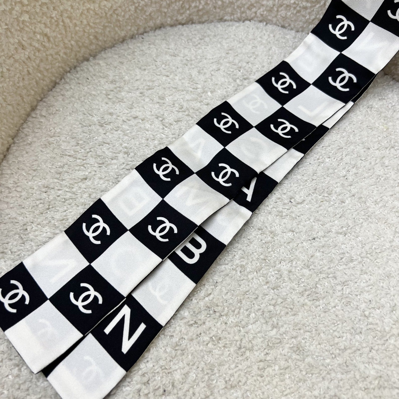 Chanel Cc Logo Bandeau In Black And White 100% Silk ( ) Bag