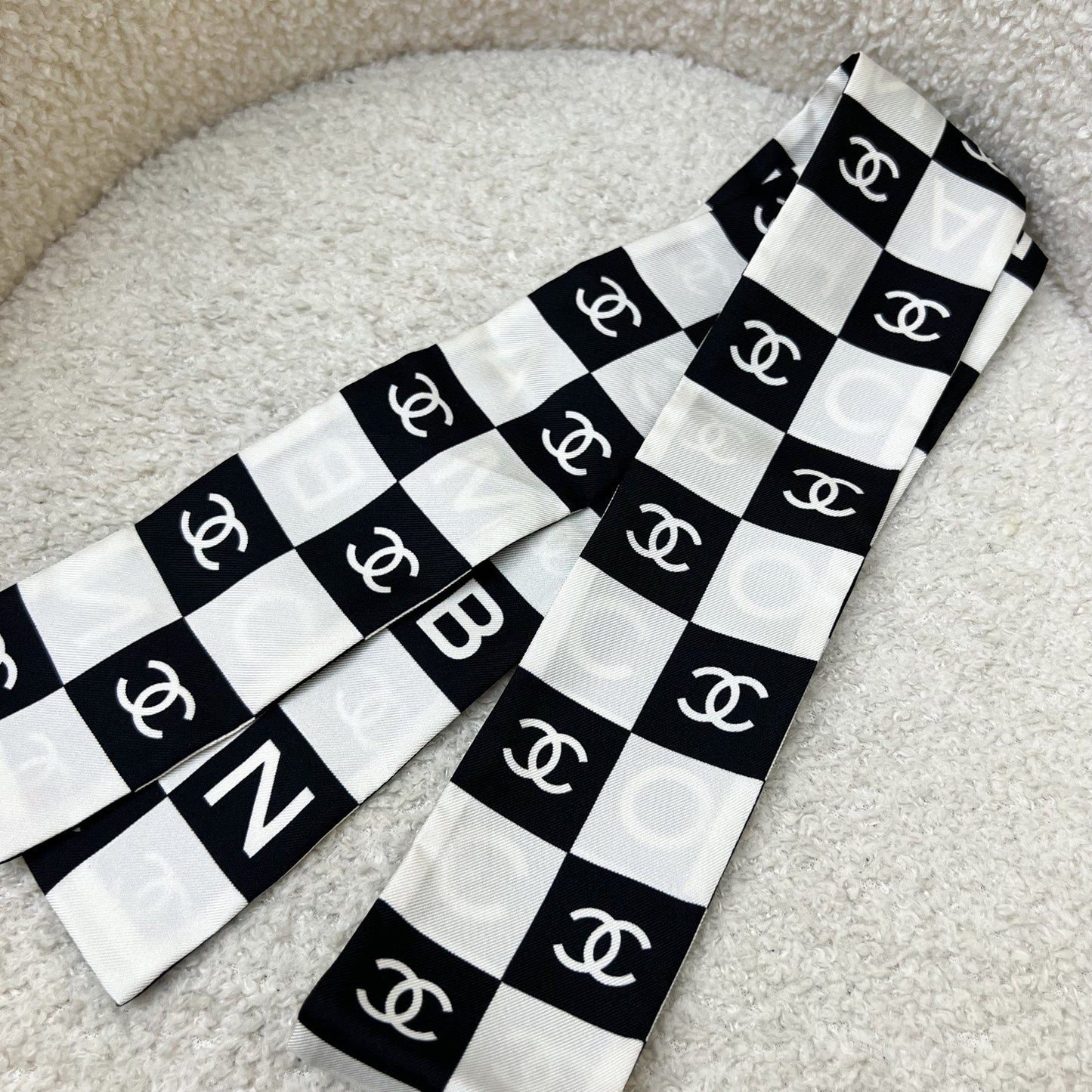 Chanel Cc Logo Bandeau In Black And White 100% Silk ( ) Bag