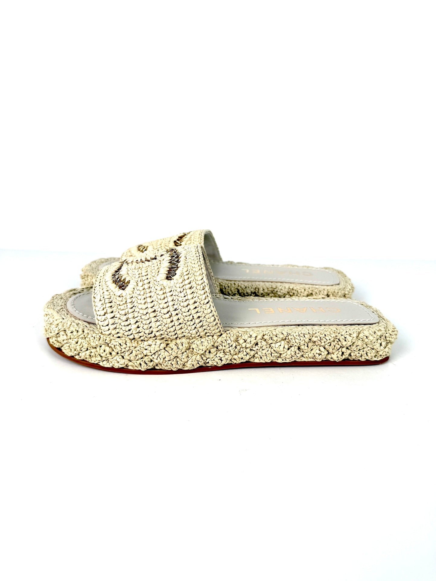 New CHANEL Raffia CC Logo Neutral Slip on Espadrille Slide Sandals 38 7.5
