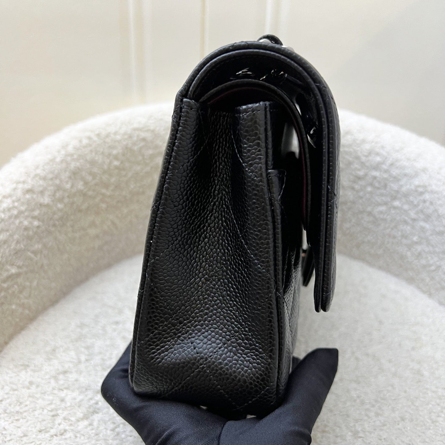 Chanel Medium Classic Flap Cf In Black Caviar And Shw ( ) Bag