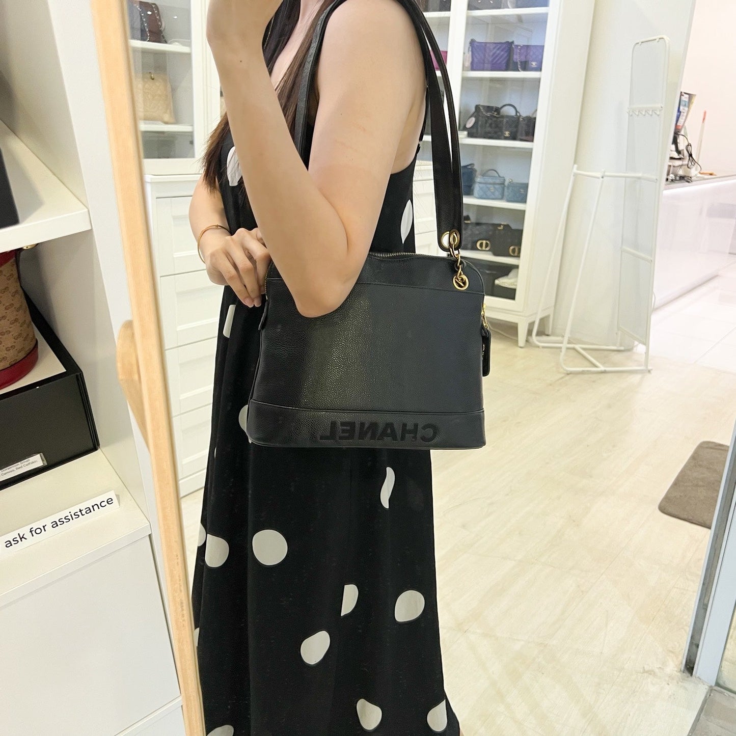 Chanel Tote Bag in Black Caviar and Ghw