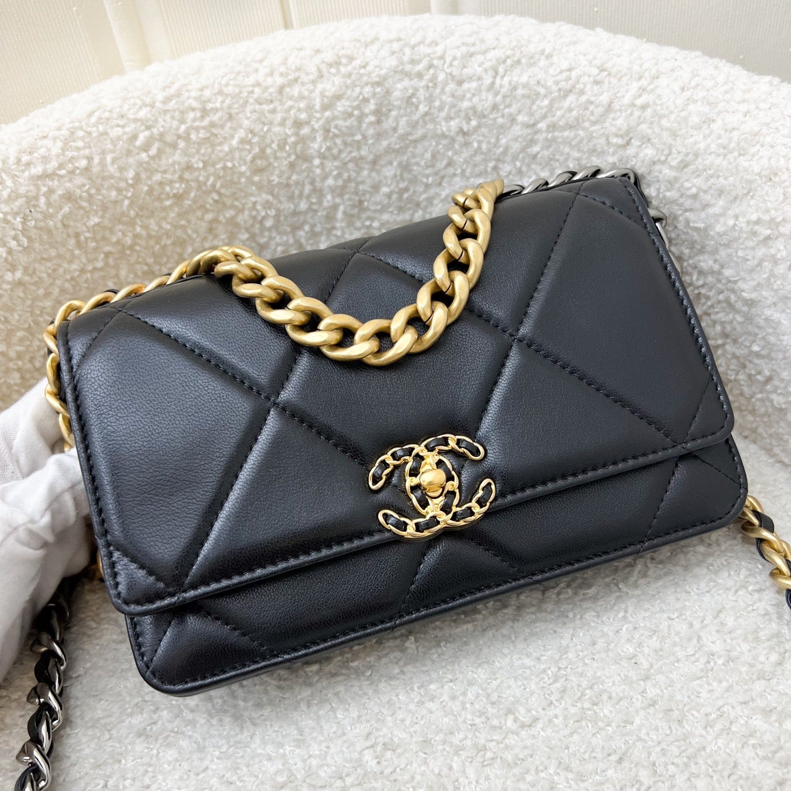 Chanel 19 Wallet On Chain Woc In Black Lambskin And 3-Tone Hw ( ) Bag