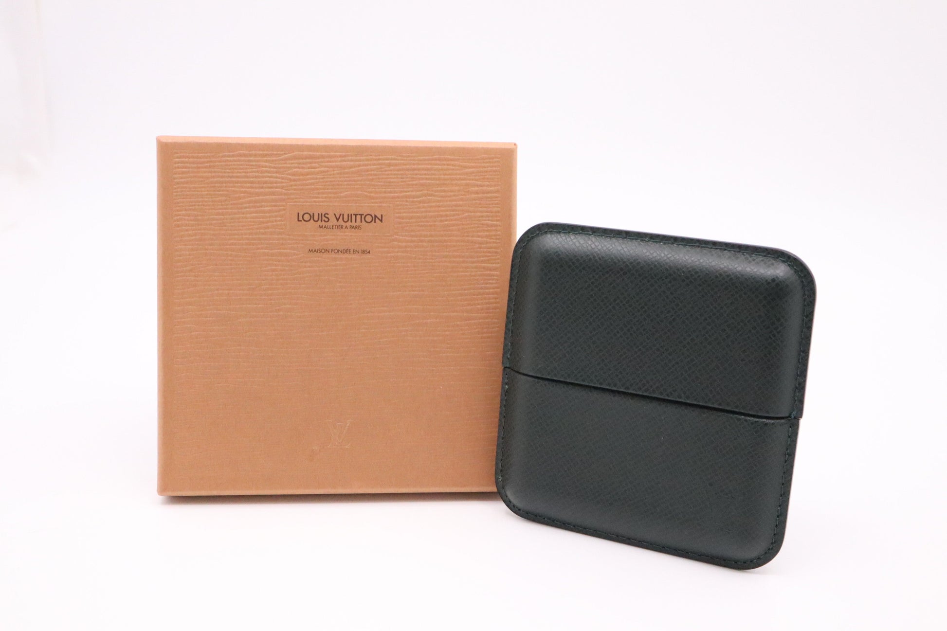 Louis Vuitton Cigarette Taiga Leather Green Handbag