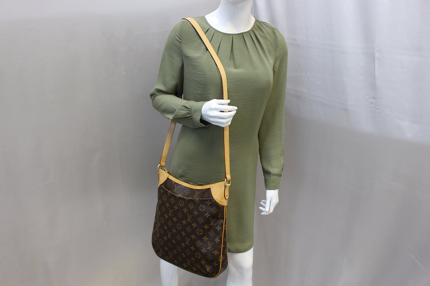 Louis Odeon Mm Crossbody Bag Canvas Monogram