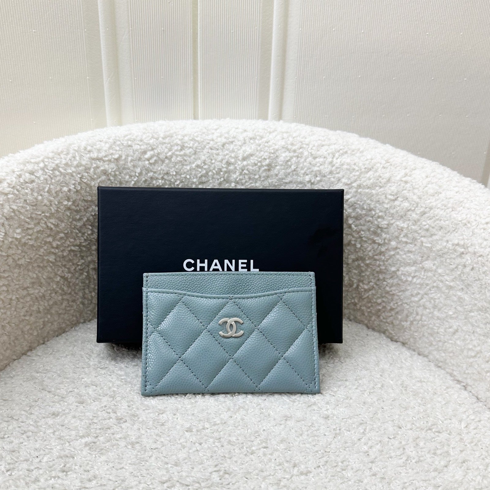 Chanel Classic Flat Card Holder In Seafoam Green / Grey Caviar And Shw