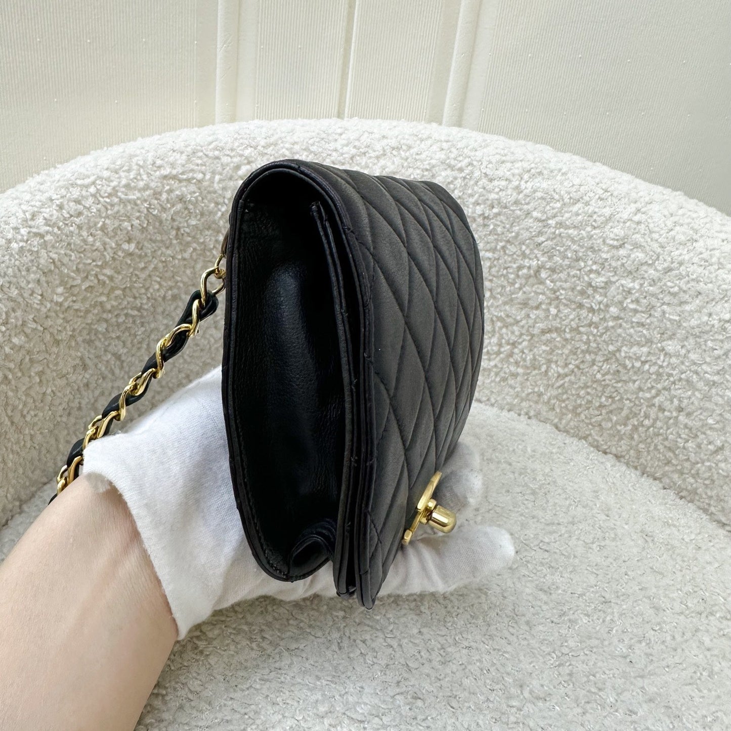 Chanel   Small Quilted Crossbody Bag in Black Lambskin GHW
