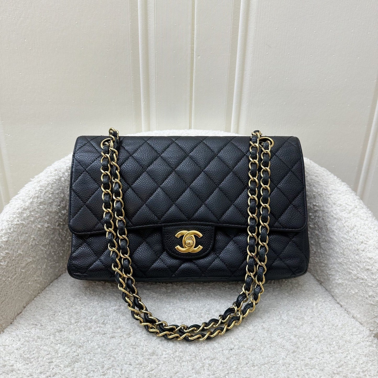 Chanel Medium Classic Flap Cf In Black Caviar Ghw Bag