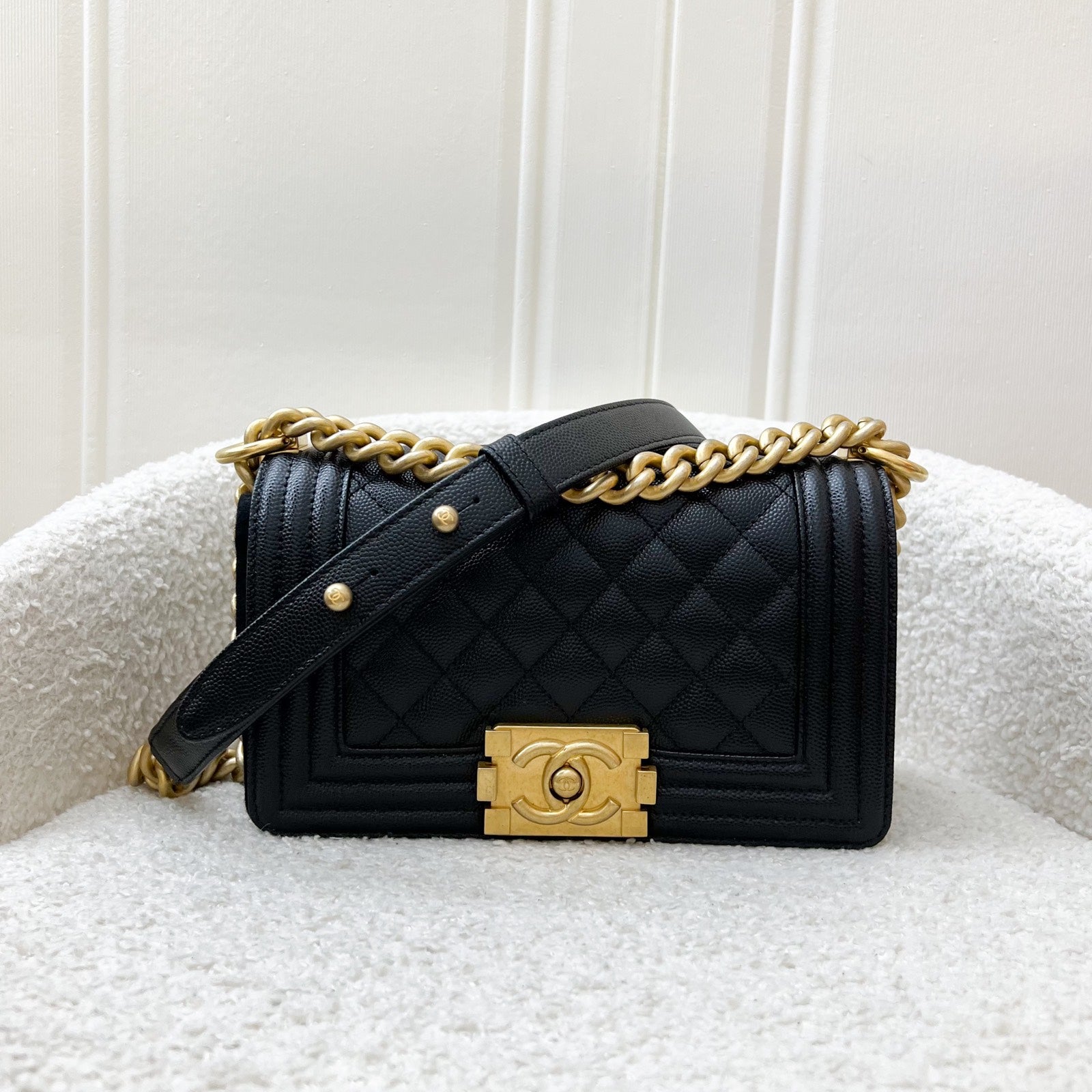 Chanel Small 20Cm Boy Flap In Black Caviar And Aghw (A67085) Bag