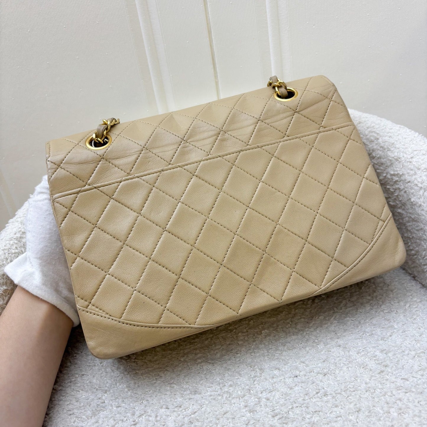 Chanel   Flap in Beige Lambskin and GHW