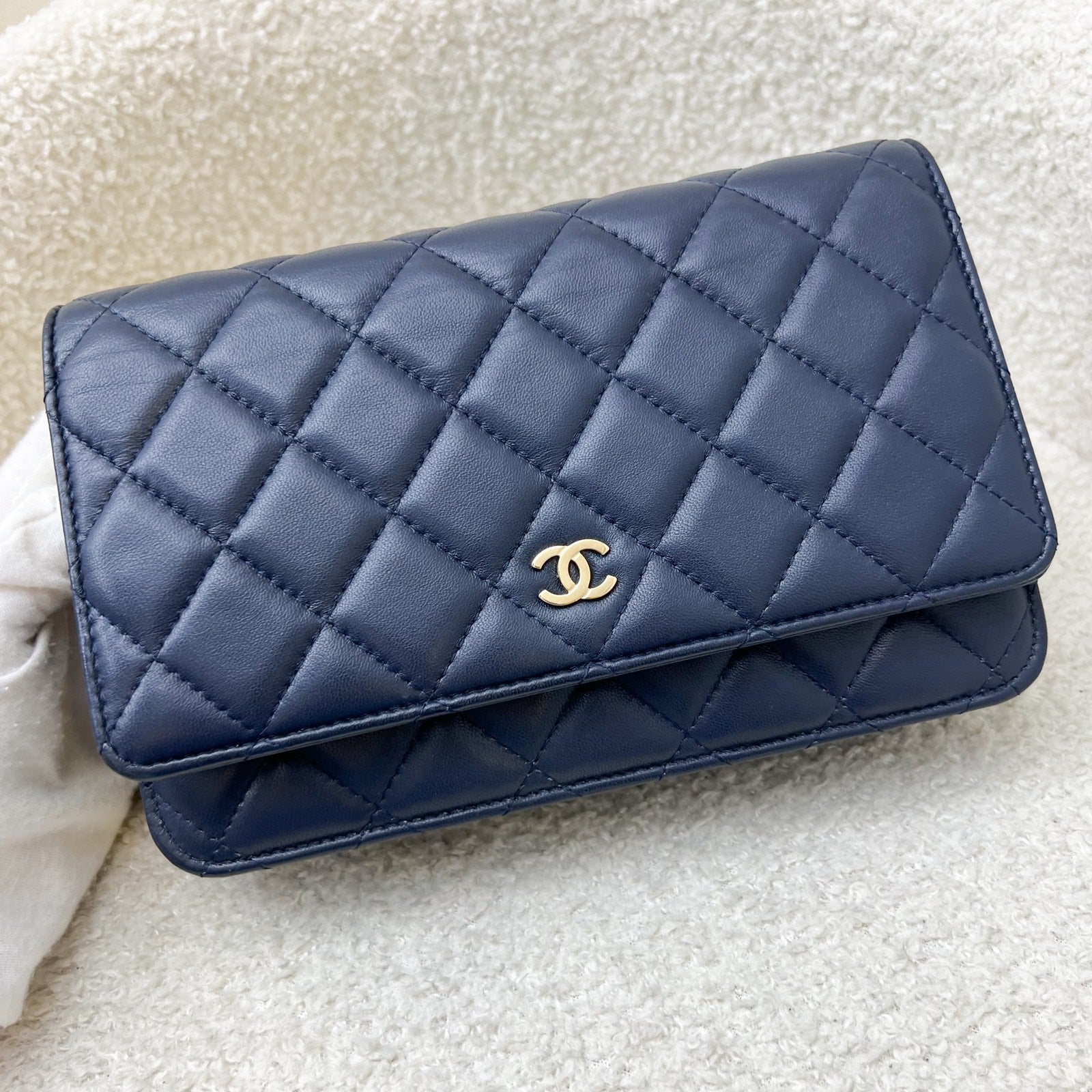 Chanel Classic Wallet on Chain WOC in Navy Lambskin and Lghw ( ) Handbag