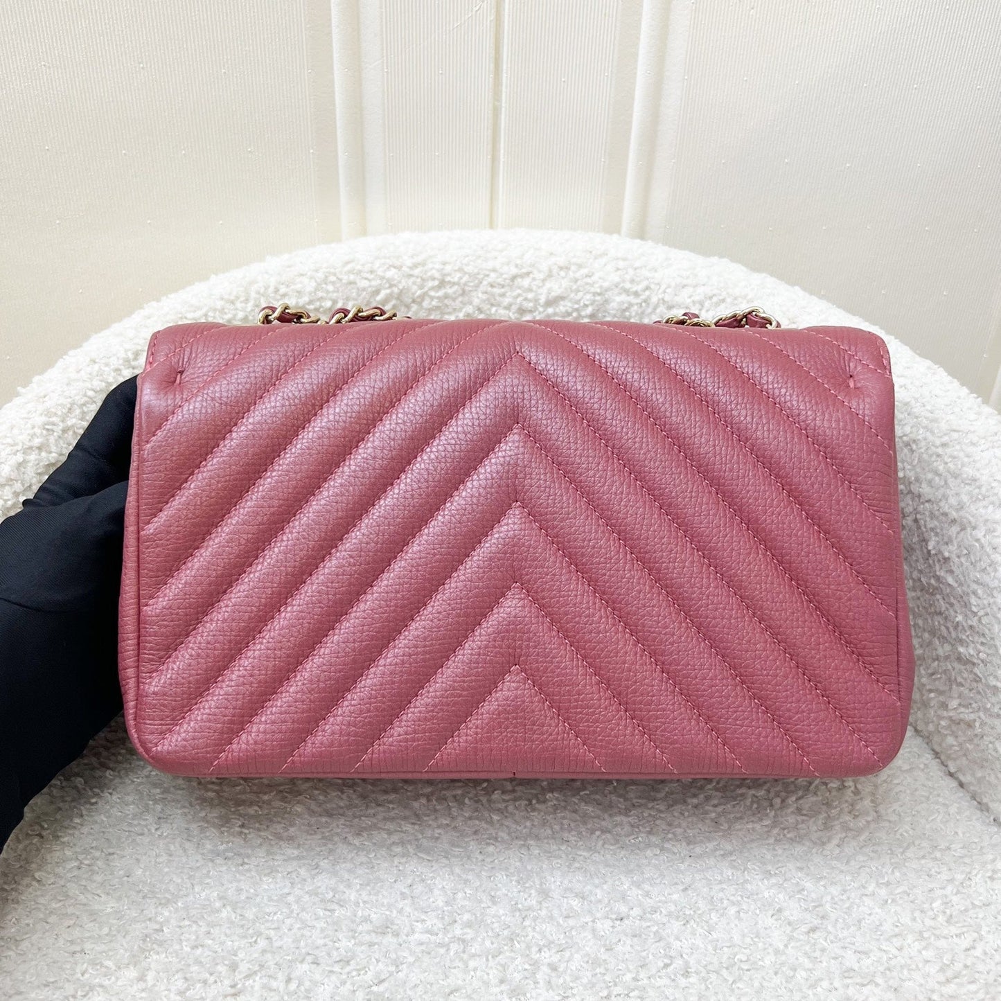 Chanel Medium Statement Flap in Chevron Quilted Dark Red / Pink Embossed Calfskin and LGHW (Model: A91587)