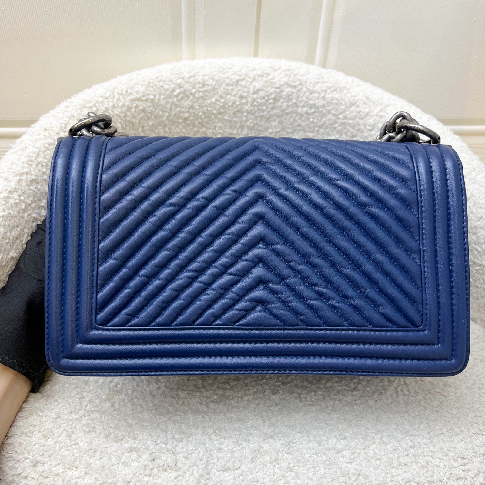 Chanel Medium 25CM Boy Flap in Chevron Quilted Crumpled Blue Leather and Rhw Handbag