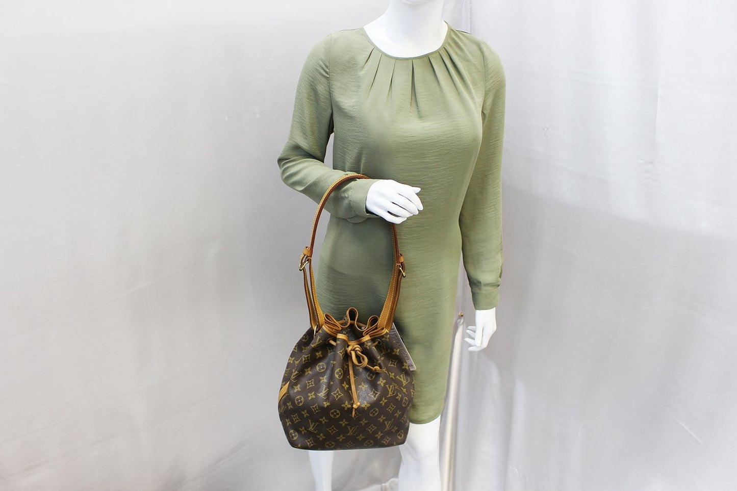 Louis Petit Noe Shoulder Bag Canvas Monogram