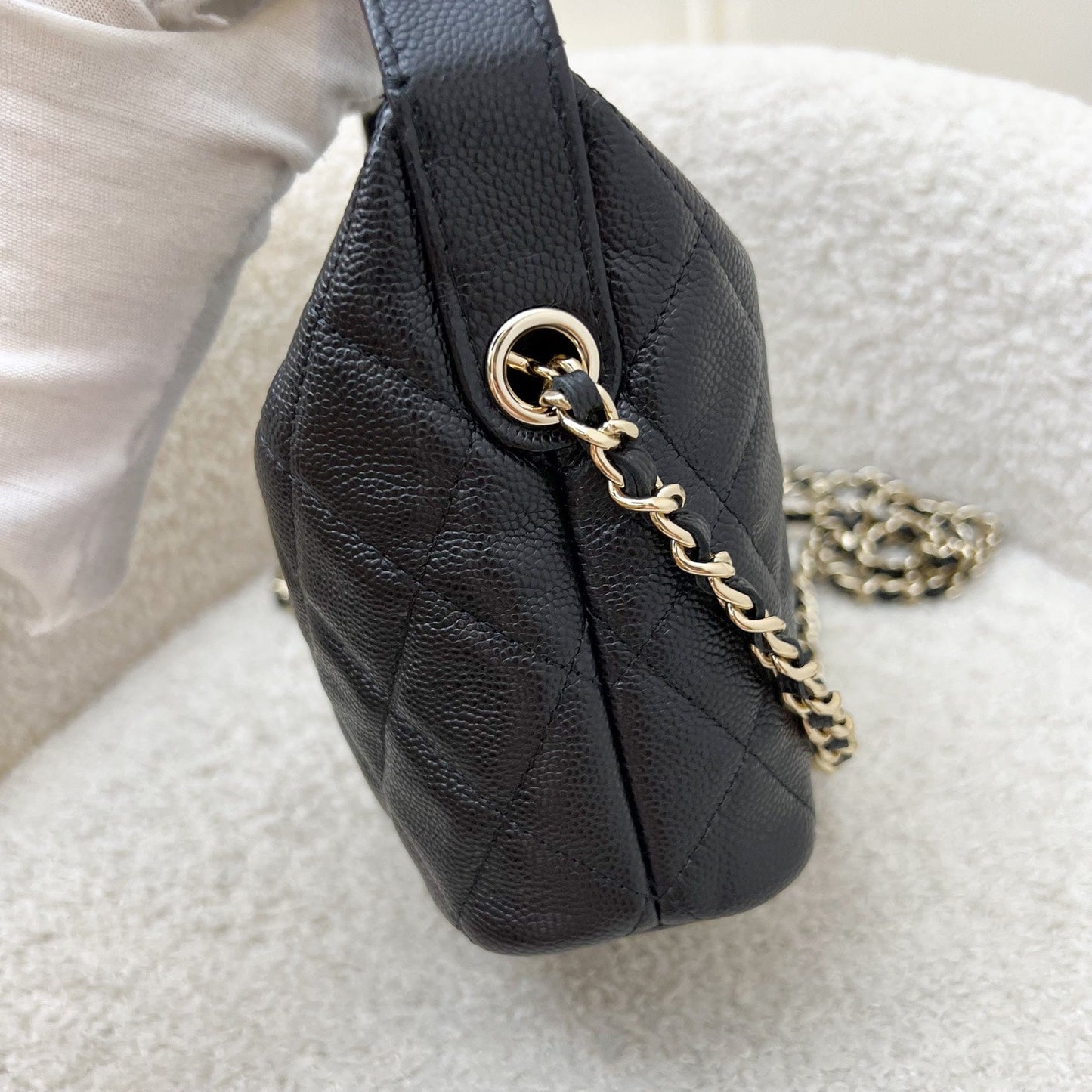 Chanel 25C Quilted Hobo Clutch on Chain in Black Caviar and Lghw ( )
