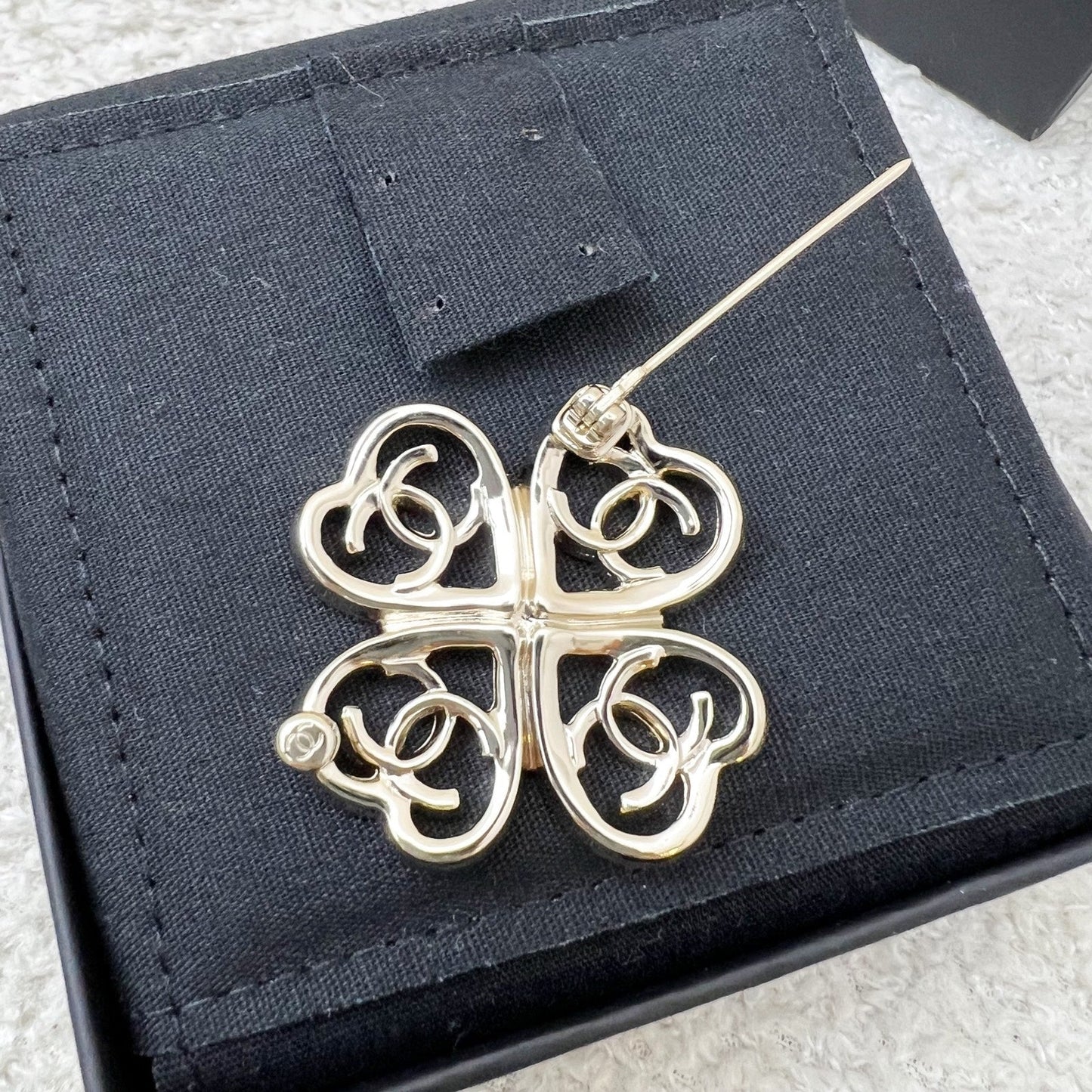 Chanel 22P 4 Hearts Brooch in Lghw