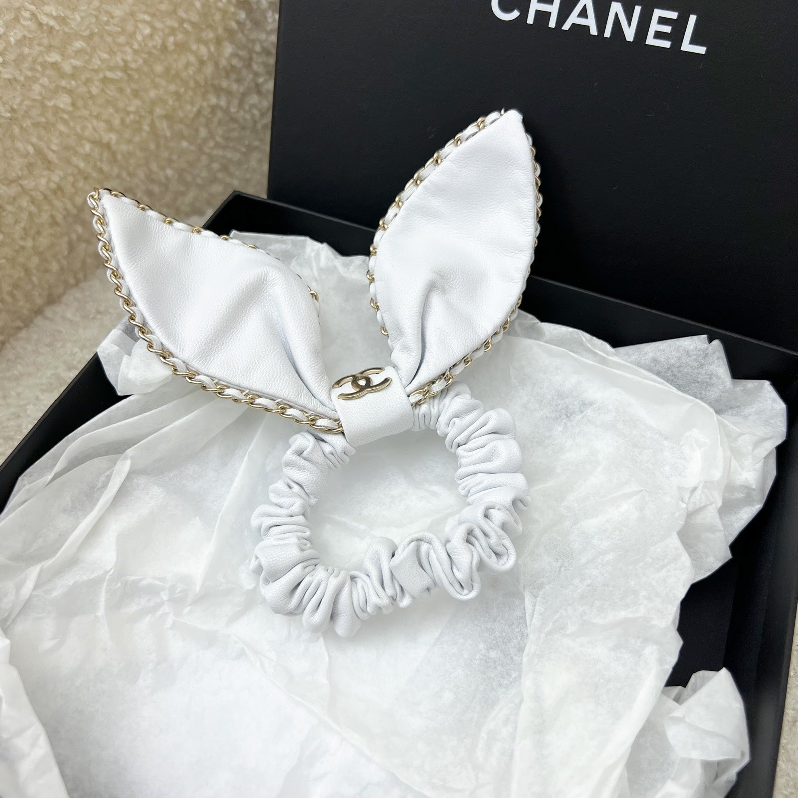 Chanel Hair Scrunchie Tie in White Lambskin and Lghw Handbag