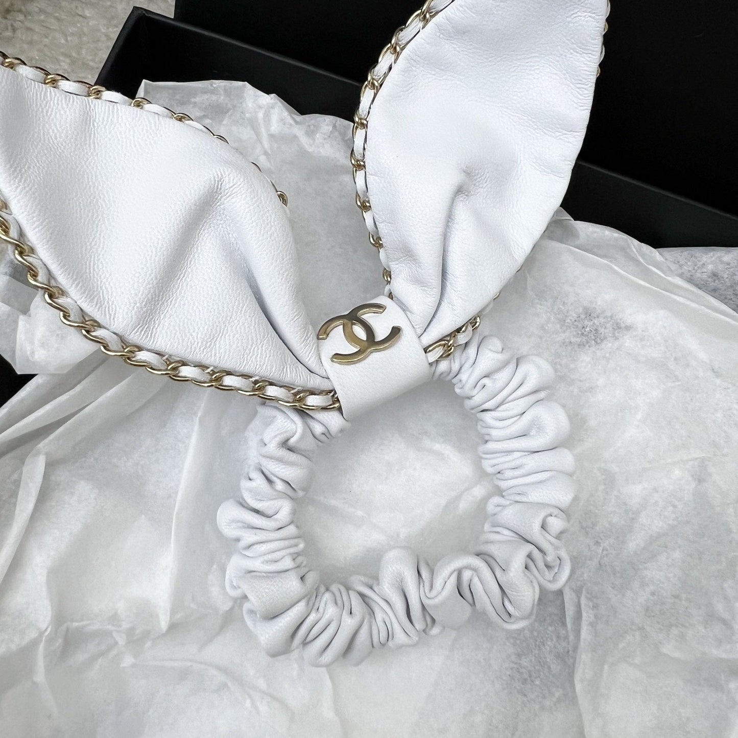 Chanel Hair Scrunchie Tie in White Lambskin and Lghw Handbag