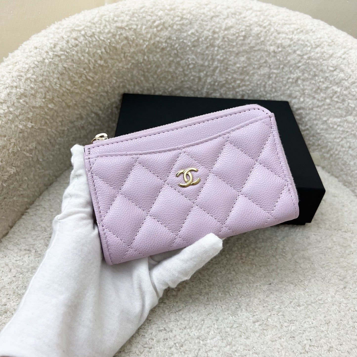 Chanel Zipped Card Holder with Coin Compartment in 24S Lilac Caviar and Ghw ( ) Handbag